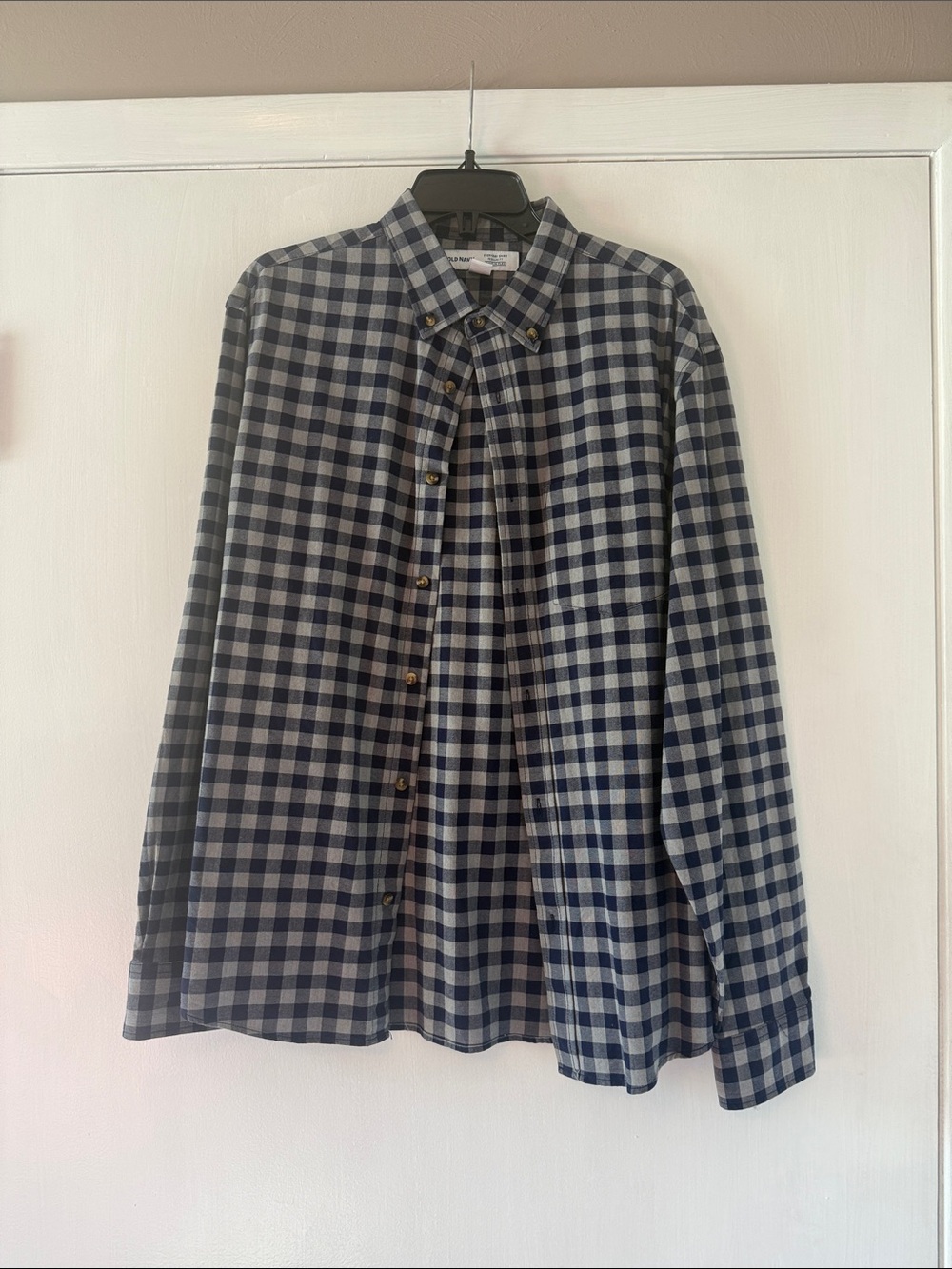Old Navy Men’s Navy and Gray Button-Down Shirt with Button-Down Collar